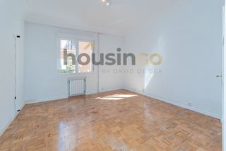 Pis a Goya. Piso en venta en goya