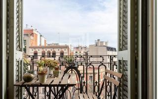 Appartement à La Nova Esquerra de l´Eixample. Impresionante piso 6 altura en el corazon del eixample