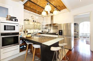 Etagenwohnung  Carrer carrer de casanova. Magnífico piso en preciosa finca regia con elementos originales