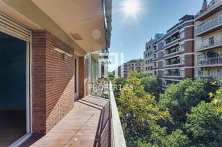 Pis  Carrer carrer de casanova, 66. Oportunidad en lantiga esquerra, gran piso con terraza a reforma