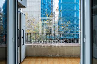 Appartement  Carrer carrer de roger de flor, 61. Piso exterior en finca seminueva con balcón en perfecto estado