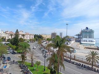 Pis a Centro Histórico. Magnífico piso con vistas al mar