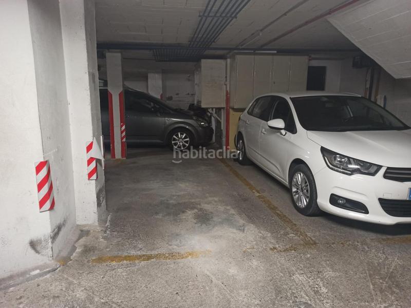 Foto 659f11d5-c374-471f-b883-94a6bb312618. Parking coche garaje con capacidad para coche grande en Cádiz