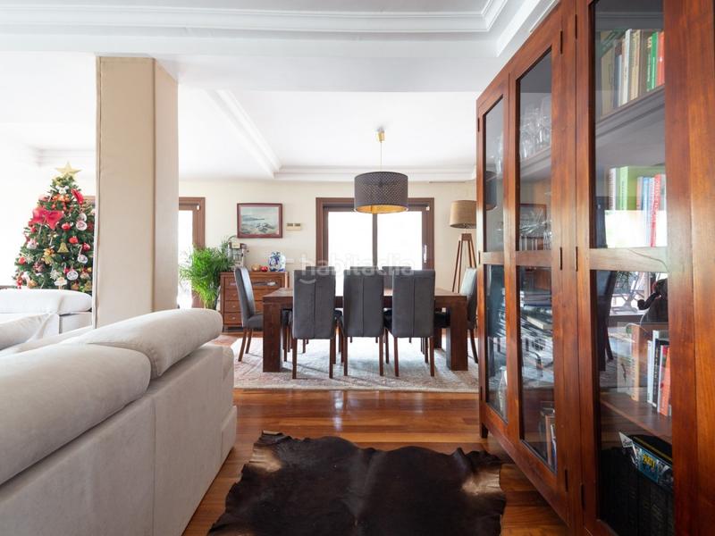 Foto 001eb0a5-880c-4e48-9665-76e8d1c2bb11. Chalet bonito chalet independiente en Los Gallos Chiclana de la Frontera