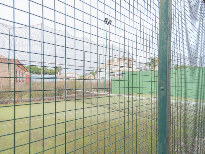 Foto d9b3fa0c-9174-439c-bd40-f73c81633fc4. Chalet bonito chalet independiente en Los Gallos Chiclana de la Frontera