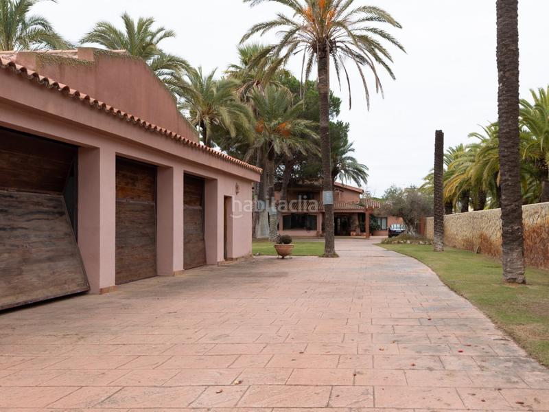 Foto f76505c0-ec59-45ce-909c-c98e7b4a9a85. Chalet bonito chalet independiente en Los Gallos Chiclana de la Frontera