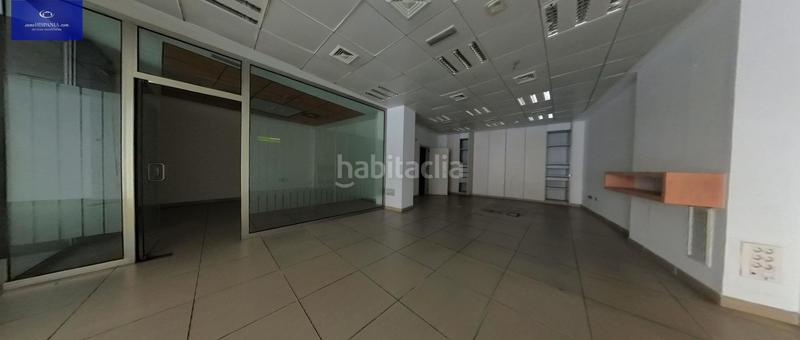 Foto fc01d232-805b-472a-a061-4547ed558464. Alquiler local comercial se alquila local amplio en plena avenida principal en Cádiz
