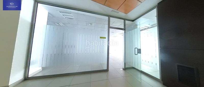 Foto 60e67216-847c-4c56-bacc-d0c25553e3d6. Location local commercial dans Asdrúbal - Bahía Blanca Cádiz