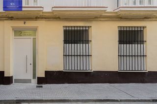 Affitto Piano terra in La Caleta - La Viña. Temporada escolar  202627    oportunidad cádiz centro. wifi