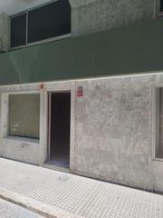Lloguer Local Comercial a Paseo Marítimo - San José - La Laguna. Se alquila local ideal para consulta u oficinas  entre el hospit
