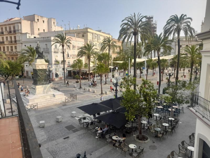 Foto b7906b8c-5c56-4938-b253-205c3a3983d4. Etagenwohnung in Centro Histórico Cádiz