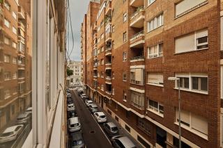 Appartement à Asdrúbal - Bahía Blanca. Amplia vivienda zona san felipe neri