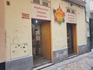 Local Comercial a Centro Histórico. Tu negocio y vivienda en el corazón de cádiz 130m2 de posibilida