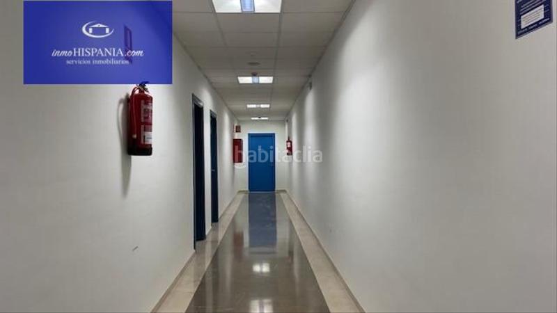 Foto e1f381cd-7740-43a8-8d6f-44329e3f4a87. Locale commerciale in Puntales - Zona Franca Cádiz