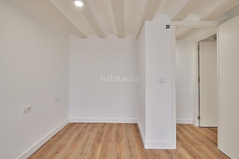 Foto 283e0c63-5785-4ae6-8e3a-7219a71288a8. Planta baja vivienda entresuelo, exterior de tres dormitorios y 2 baños en el centro en Cádiz