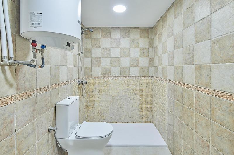 Foto 5b57ea47-0f2a-4aa8-a758-1ad05b111428. Planta baja vivienda entresuelo, exterior de tres dormitorios y 2 baños en el centro en Cádiz