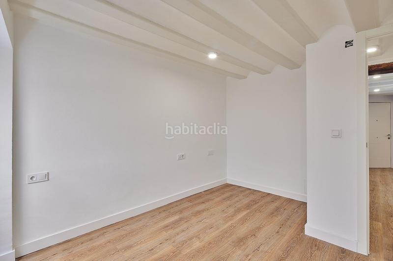 Foto 863e03dd-56f7-499b-9428-145001bd821d. Planta baja vivienda entresuelo, exterior de tres dormitorios y 2 baños en el centro en Cádiz