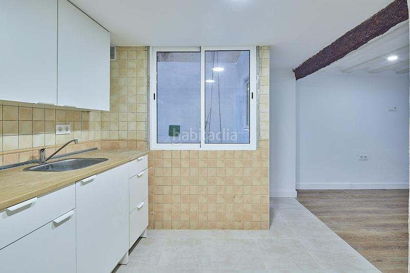Foto 92a00566-1d7f-4d7e-804e-03e5718afa6a. Planta baja vivienda entresuelo, exterior de tres dormitorios y 2 baños en el centro en Cádiz