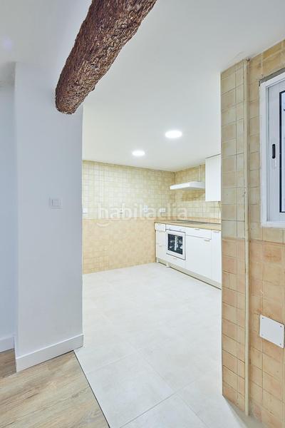 Foto ad83085c-34b9-4034-83b2-4432a116e62f. Planta baja vivienda entresuelo, exterior de tres dormitorios y 2 baños en el centro en Cádiz