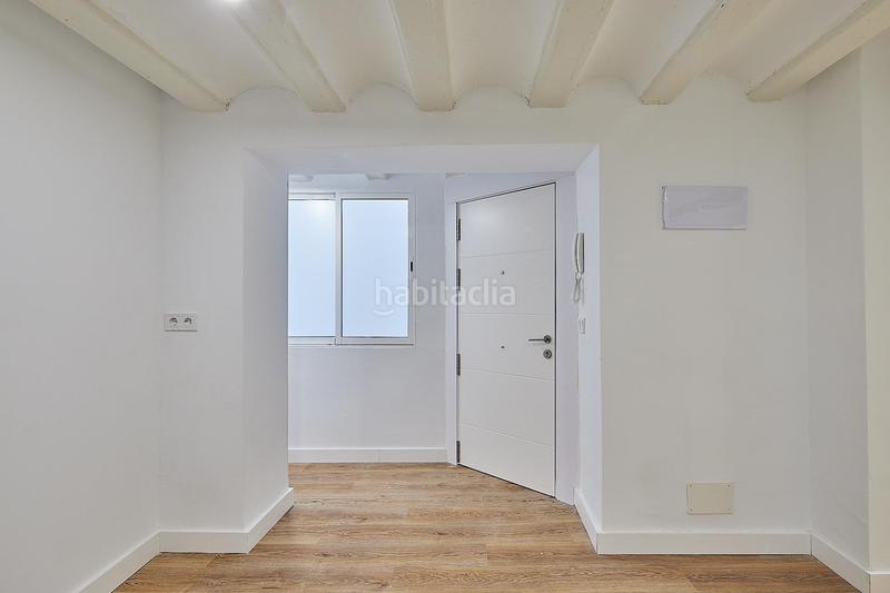 Foto eae12de1-013f-4f7f-8171-3b0aa6c12414. Planta baja vivienda entresuelo, exterior de tres dormitorios y 2 baños en el centro en Cádiz