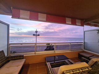 Rent Flat in Paseo Marítimo - San José - La Laguna. Magnífico apartamento de 2 dormitorios frente al mar en temporad