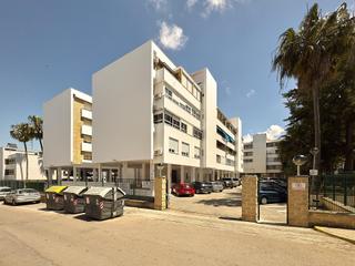 Flat in Núcleo urbano. Tu nuevo hogar en el corazón de chiclana de la frontera!