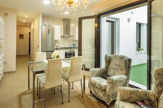 Piso en Centro Histórico. Oportunidad!!! piso en finca con pocos años y ascensor