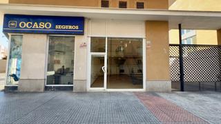 Lloguer Local Comercial a Paseo Marítimo - San José - La Laguna. Se alquila local comercial en inmejorable zona de la laguna