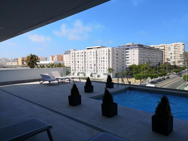 Foto 68ca283d-9a8e-48ef-be03-154826a399d2. Rent flat with heating pool in Puntales - Zona Franca Cádiz