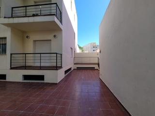 Pis a Asdrúbal - Bahía Blanca. Apartamento reformado con gran patio, garaje y trastero en zona