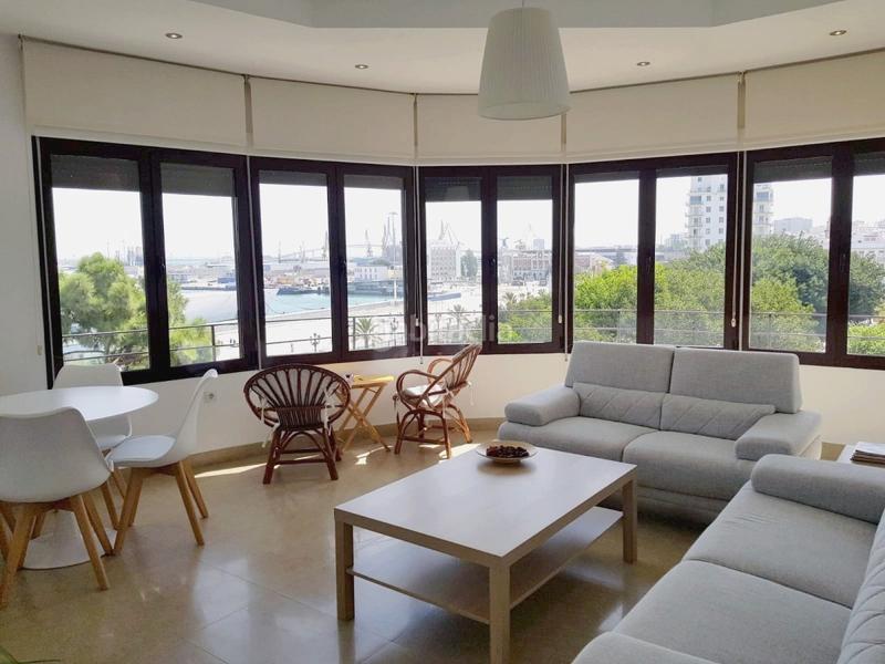 Foto 1997d3c2-3ea0-4828-a80e-41ba4aa8dfdc. Rent flat with heating in Centro Histórico Cádiz