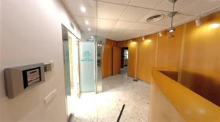 Location Local commercial à Asdrúbal - Bahía Blanca. Magnífico local en alquiler de 150m2 en bahía blanca.