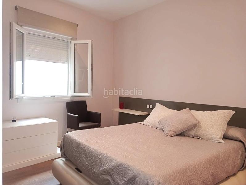 Foto 75f5afe5-5f19-4153-b45b-901d2315b3ad. Alquiler piso alquiler anual apartamento 1 dormitorio zona san francisco en Cádiz