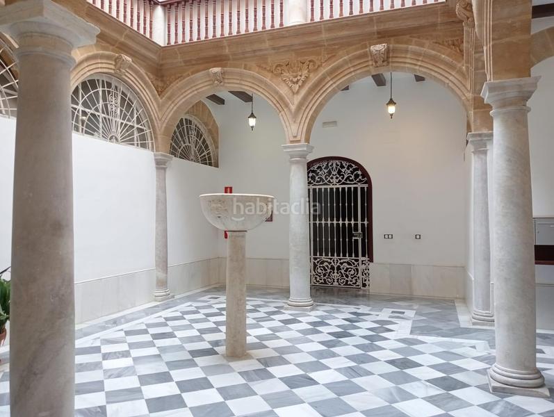 Foto c1ec31b4-4a9c-4d8b-afe3-55d4d6c781c2. Alquiler piso alquiler anual apartamento 1 dormitorio zona san francisco en Cádiz