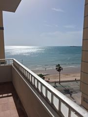 Miete Etagenwohnung in Asdrúbal - Bahía Blanca. Alquiler anual piso de 4 dormitorios sin muebles con vistas al m