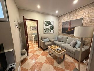 Flat in El Pópulo - Santa María. Amplio piso exterior con trastero en pleno corazon de cadiz