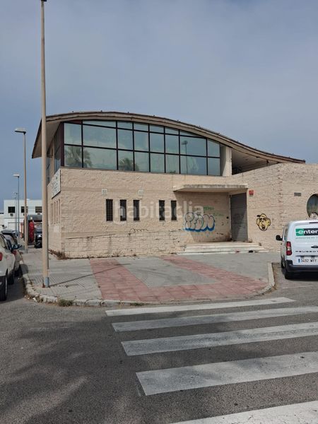Foto de792254-9dd6-46fb-89c0-5dab2385c675. Alquiler local comercial magnífico local en alquiler junto a la itv en Cádiz