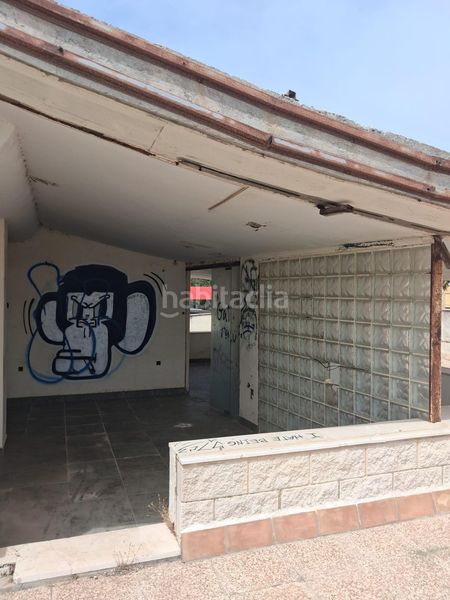Foto ff7d9f96-9c0d-443d-8200-984bf7f32b5e. Alquiler local comercial magnífico local en alquiler junto a la itv en Cádiz