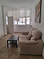 Affitto Appartamento in Centro Histórico. Alquiler anual estupendo apartamento en el centro en finca rehab