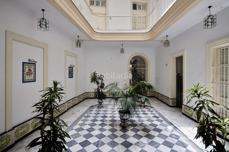 Foto f37fd18e-4f90-4ae7-ac3e-26068ee57457. Pis amb calefacció a Centro Histórico Cádiz