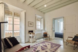 Appartamento in Centro Histórico. Apartamento de estilo antiguo muy amplio con 1 dormitorio y desp