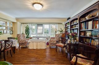 Etagenwohnung in Asdrúbal - Bahía Blanca. Magnífico piso con cuatro dormitorios, dos baños y garaje en bah