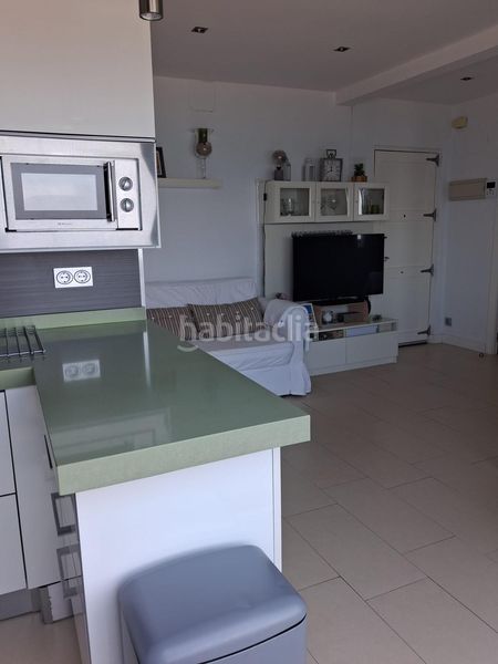 Foto 0eb7bfc7-5978-42ee-9140-bbee4b639424. Alquiler ático temporada escolar precioso ático con terraza amplia con vistas al mar y zona de aparcamiento. en Cádiz