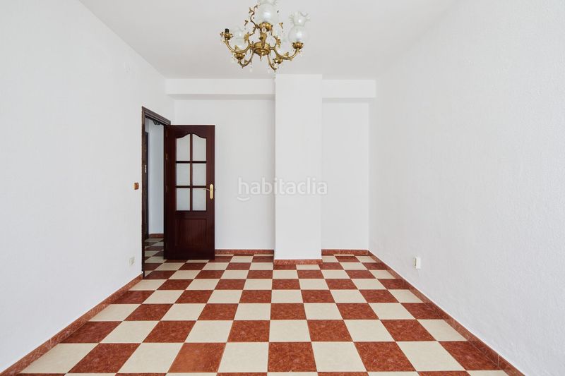 Foto f2a753d5-4b39-4462-a4f5-5196027d90da. Piso magnífico piso de 3 dormitorios junto a la playa de la caleta en Cádiz