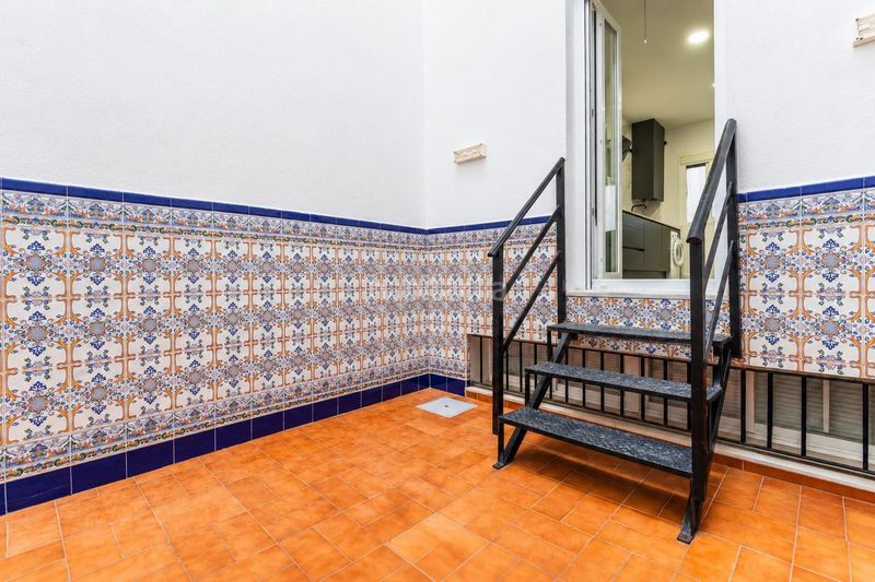 Foto a07ea145-35aa-4493-8468-5cec73c46484. Piso vivienda amplia en pleno corazón reformada con dos patios. en Cádiz