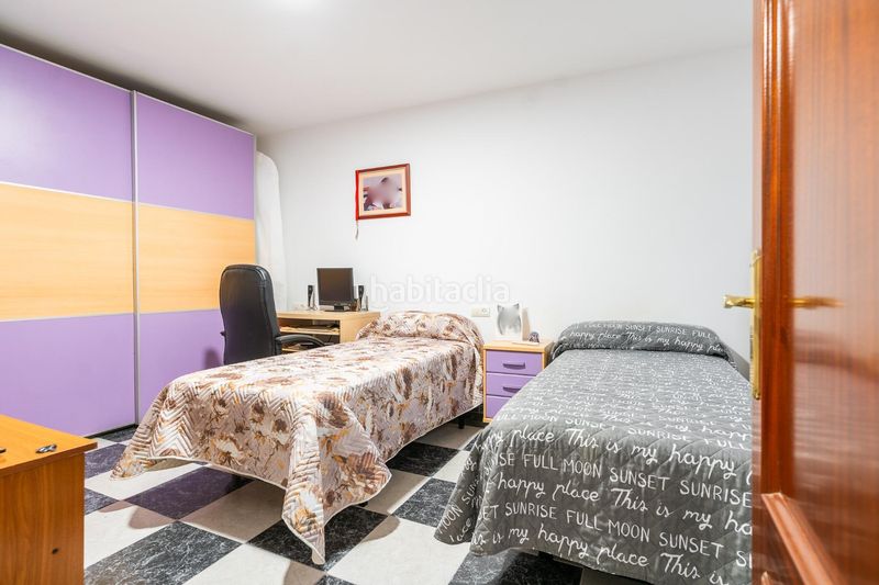 Foto daa2e349-a40c-4218-bb2d-6ec183263b82. Piso vivienda amplia en pleno corazón reformada con dos patios. en Cádiz