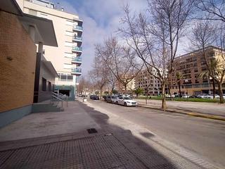 Local commercial  Carrer de ernest lluch. Local comercial en zona nueva de oliva