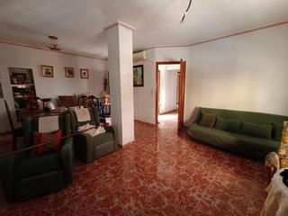 Casa en Oliva Pueblo. Gran casa de pueblo en la zona de ayuntamiento