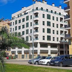 Local Comercial  Carrer de manuel broseta. Local  comercial con vado