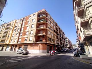 Appartement  Carrer de les monges clarisses. Céntrico piso en oliva  con ascensor .